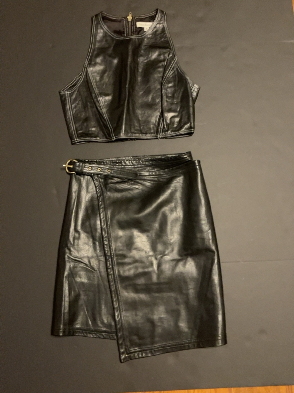 Vintage Isaac Mizrahi Black Genuine Leather Crop Top Wrap Skirt Set Size 6 6033